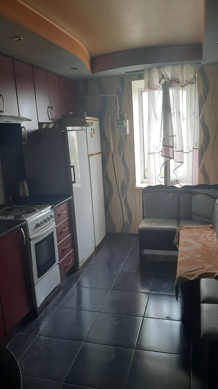Продається 3х  кімнатна квартира в районі Мотель