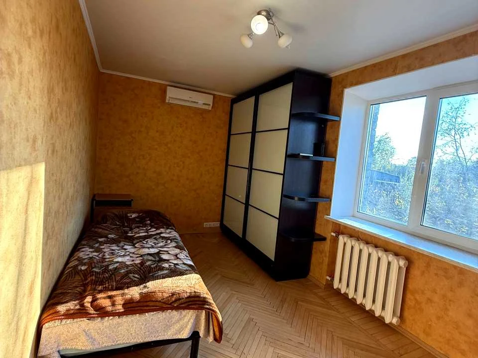Квартира. Київ, Алматинська вул.