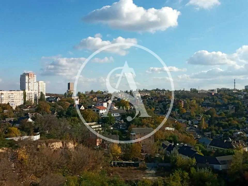 Квартира. Київ, Голосіївська вул.