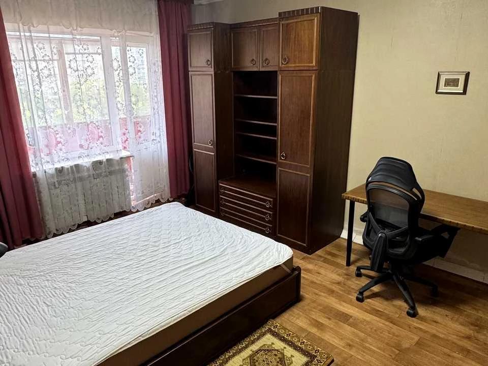 Квартира. Київ, Героїв Дніпра вул.