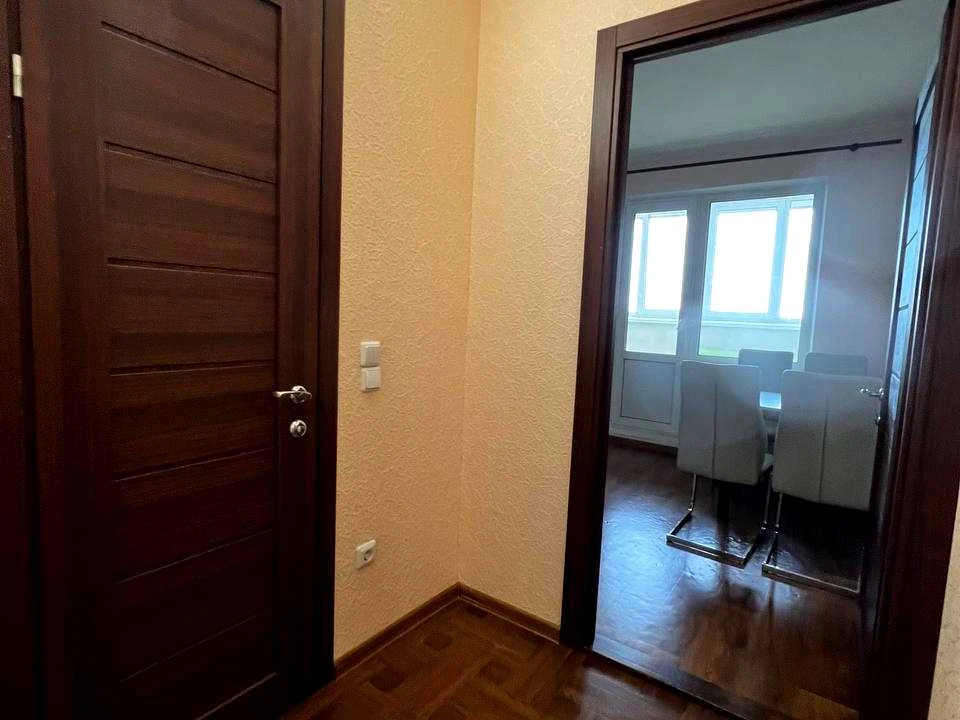 Квартира. Київ, Миколи Вінграновського вул.