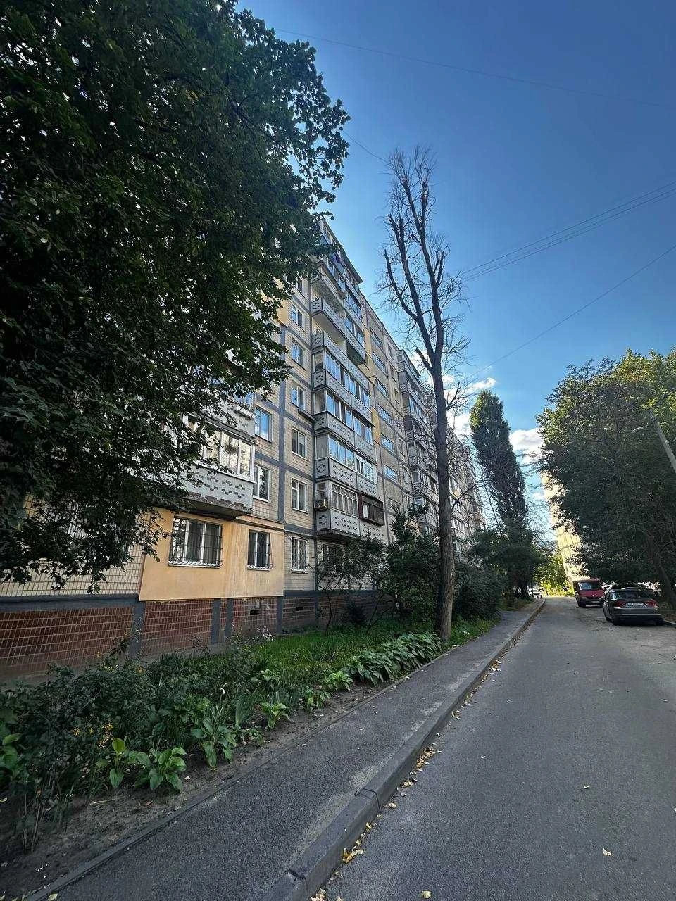 Продам 2к квартиру, Кондратюка