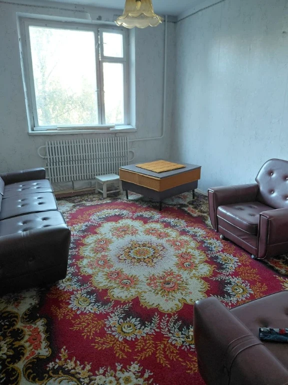 Продам 3 кім квартиру біля метро Перемога