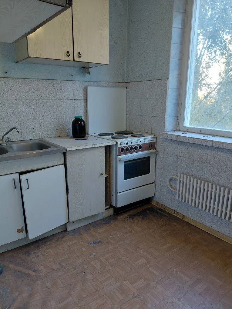 Продам 3 кім квартиру біля метро Перемога