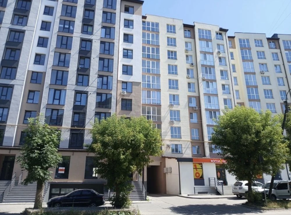Продаю 2-кімнатру квартиру біля парку Шевченка