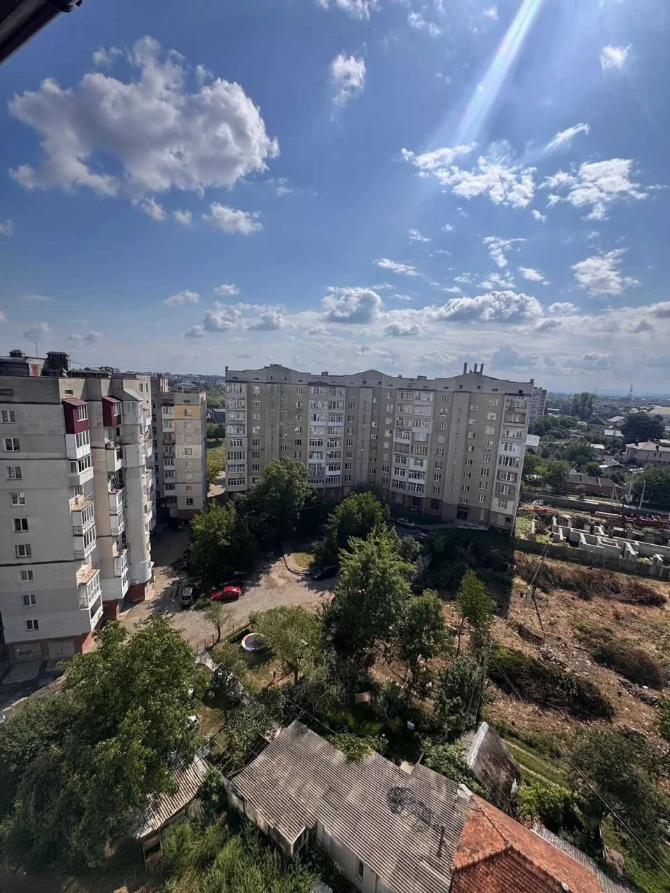 Продаж 1 кім квартири в будинку на здачі