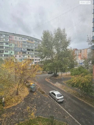 Продаж Квартира Правий Поділ
