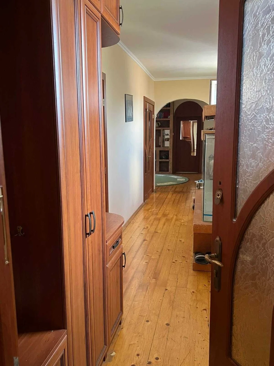 Продається три кімнатна квартира в м.Ужгород