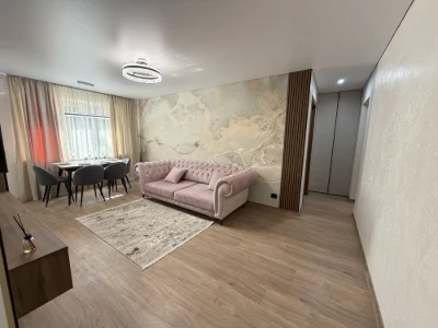 Продаж 3-кімнатної квартири з стильним ремонтом, Ліски (2 КП