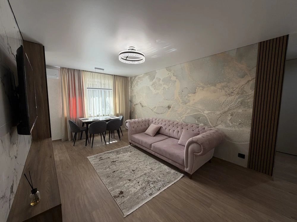 Продаж 3-кімнатної квартири з стильним ремонтом, Ліски (2 КП