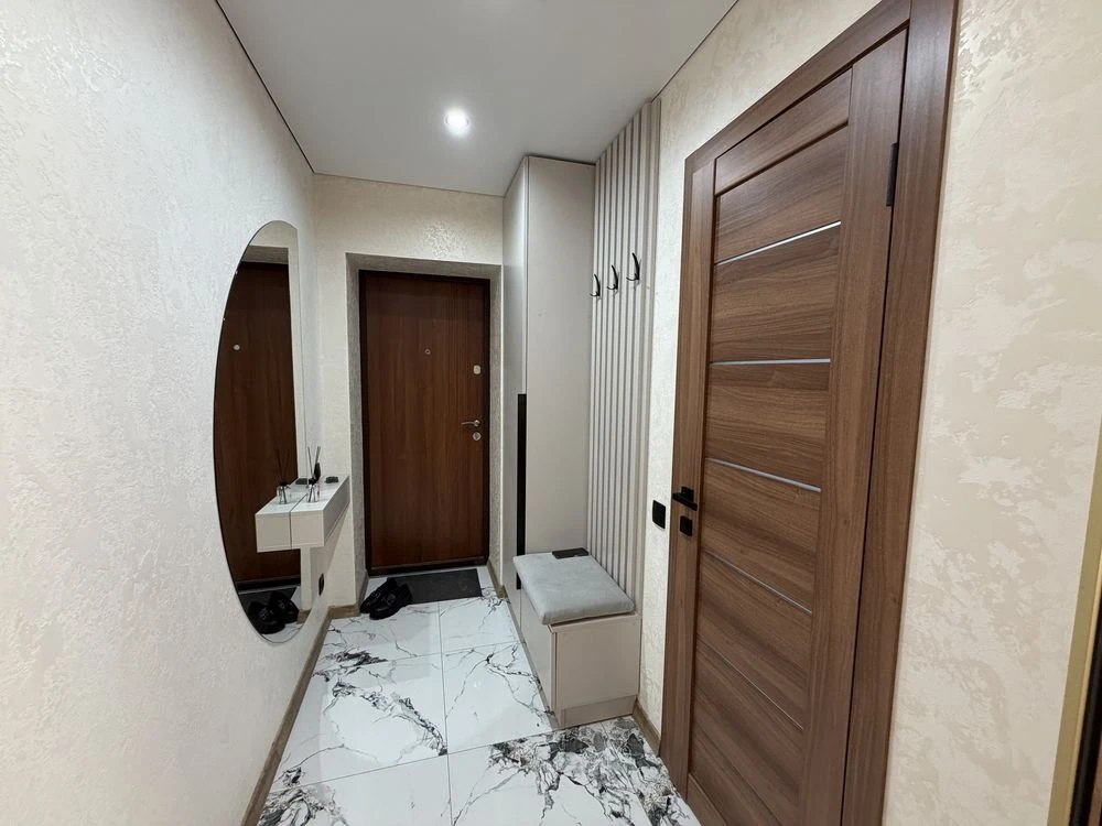 Продаж 3-кімнатної квартири з стильним ремонтом, Ліски (2 КП
