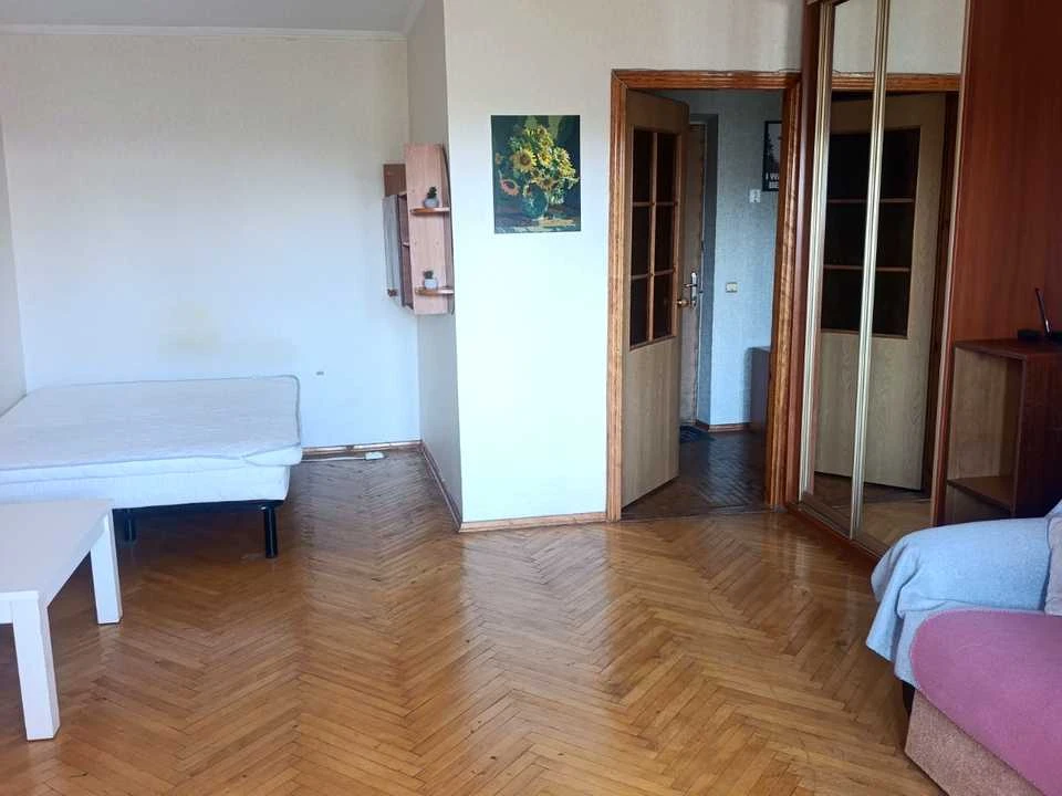 Квартира. Київ, Дегтярівська вул.