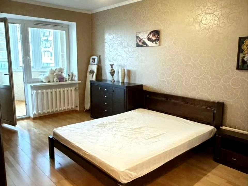 Квартира. Київ, Миропільська вул.
