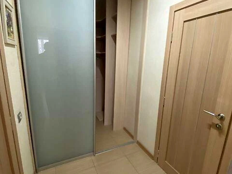 Квартира. Київ, Голосіївська вул.