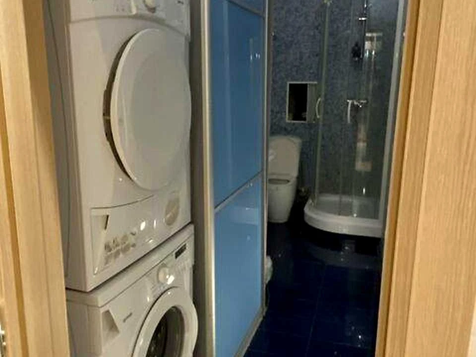 Квартира. Київ, Голосіївська вул.
