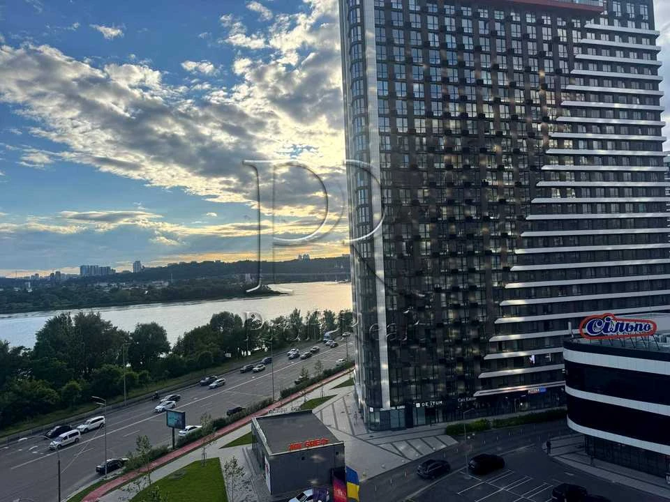 Квартира. Київ, Дніпровська набережна вул.