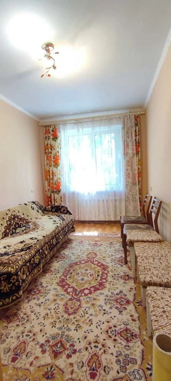 Двух кімнатна квартира біля COMFY на Червоному Камені