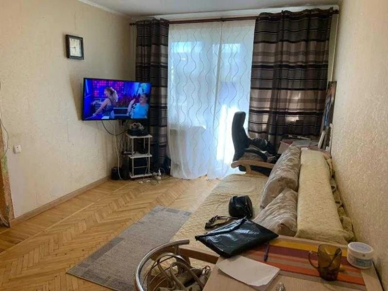 Продам 3к квартиру в Індустріальному районі