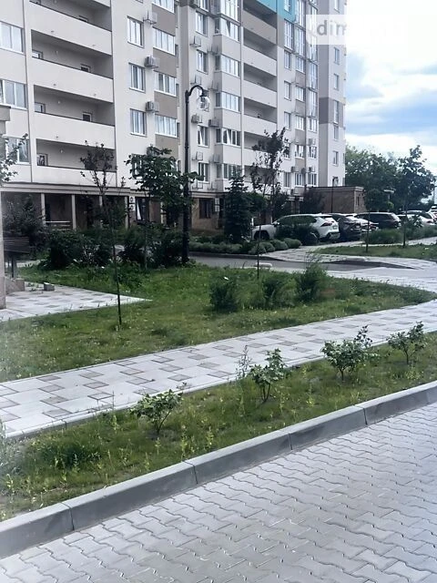Sale of 2-room apartment 64.7 sq. m on Akademika Zabolotnogo St.