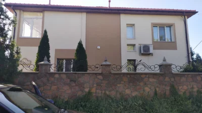 Продаж будинку 281 м2 з автономним живленням, парковою зоною