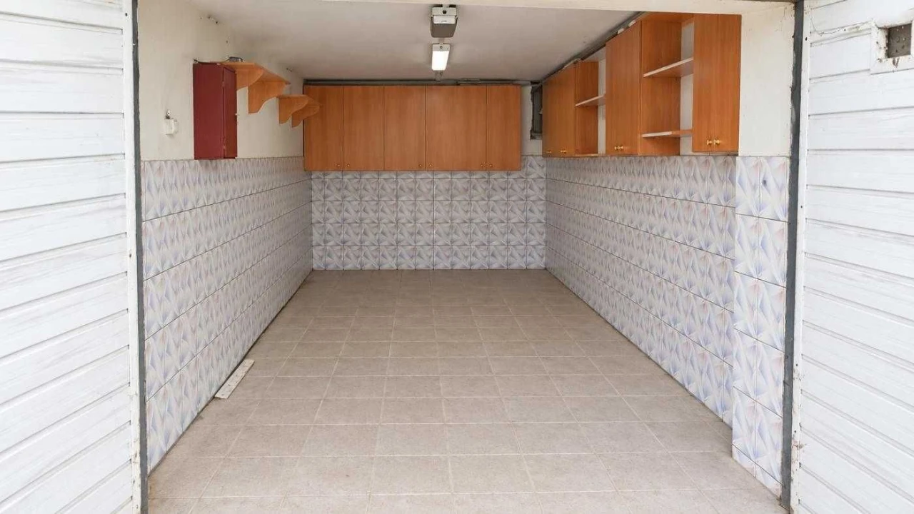 Продаж/Гараж/Ремонт/Лазаренка48/Франківський/Львів