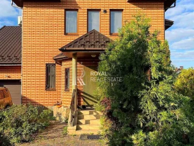 Будинок. Київ, 75-та Садова вул.