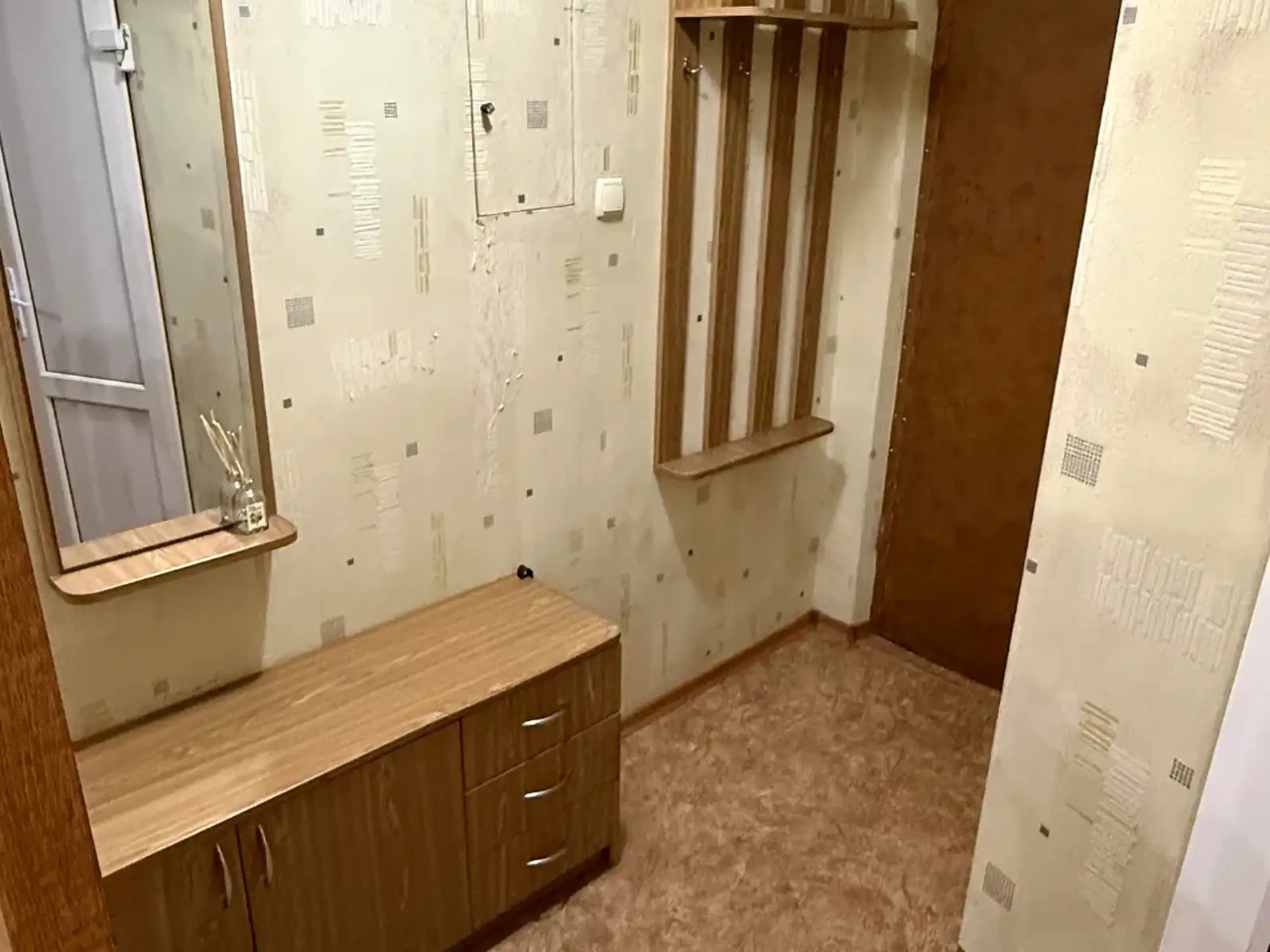 Оренда квартири 2-кімн. 47 м² 1/5 пов.