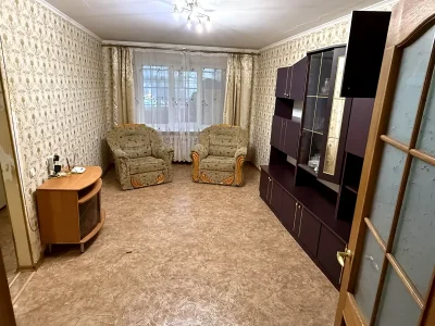 Оренда квартири 2-кімн. 47 м² 1/5 пов.