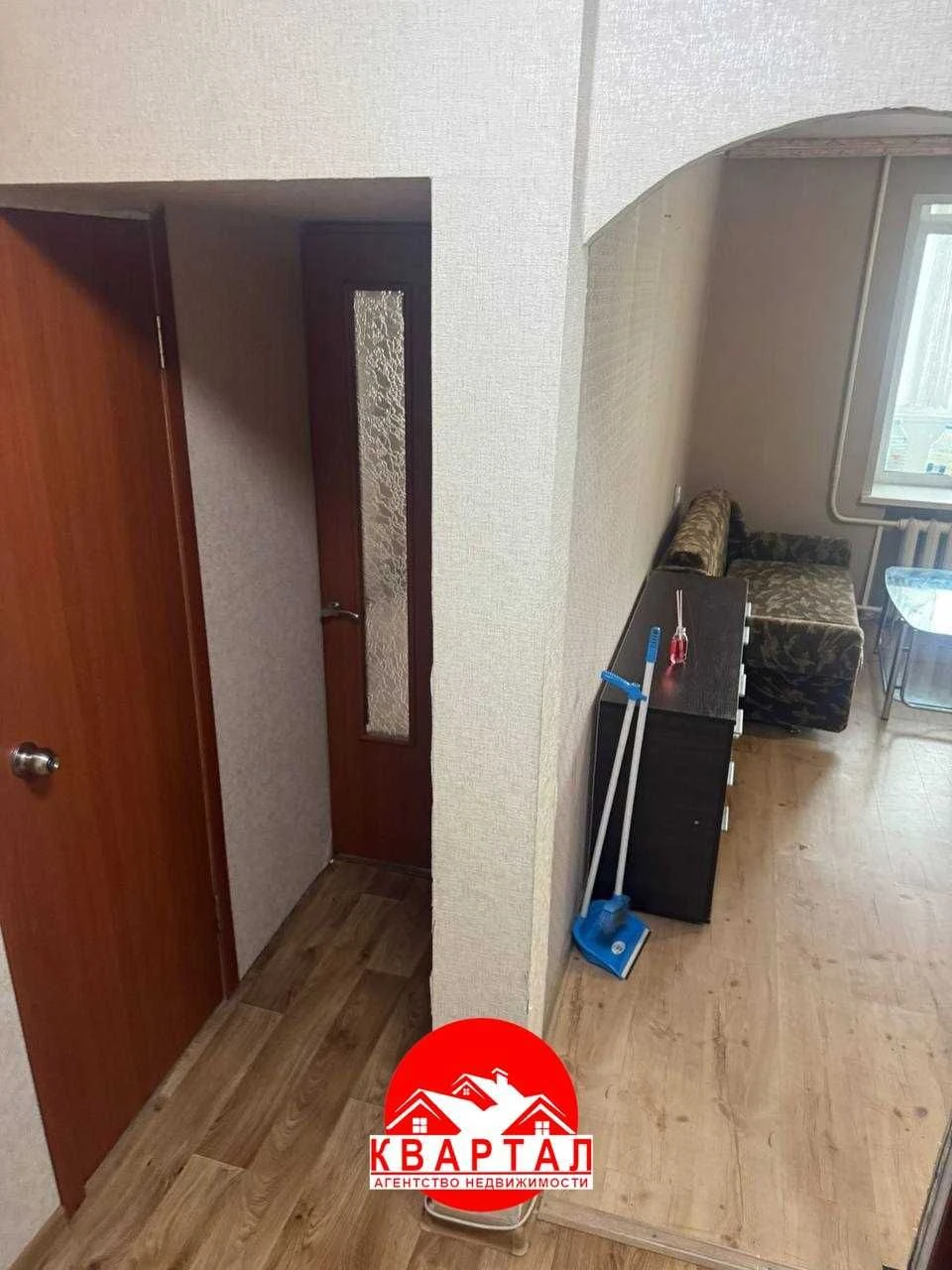 Продается 1 комн. большая квартира в кирпичном доме рядом с