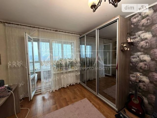 Sale of 3-room apartment 96 sq. m on Zdolbunivska Street 13 • ID 34