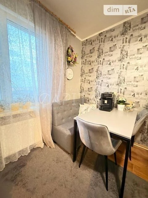 Sale of 3-room apartment 96 sq. m on Zdolbunivska Street 13 • ID 34