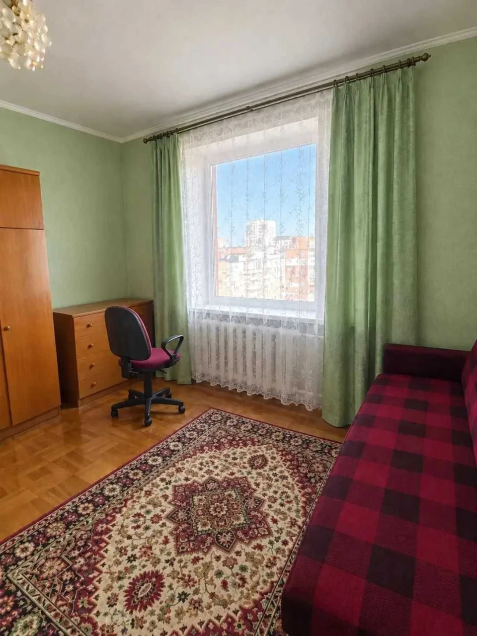Продаж 3 кім квартири 86 м2 Розділ кімнати. 2 балкони. Центр