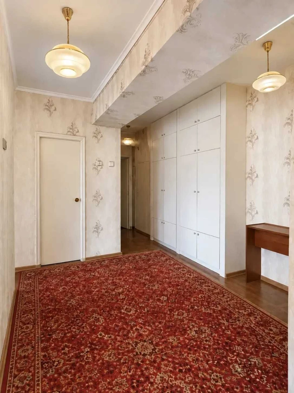 Продаж 3 кім квартири 86 м2 Розділ кімнати. 2 балкони. Центр