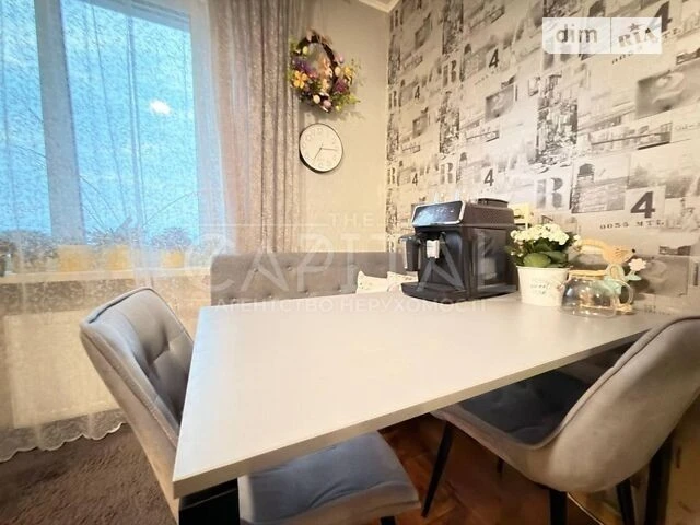 Sale of 3-room apartment 96 sq. m on Zdolbunivska Street 13 • ID 34