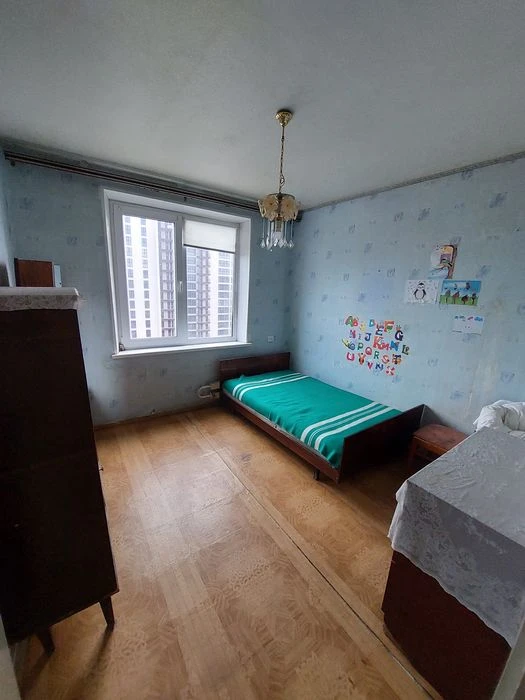 Продам 2х квартиру на Салтовке метро Студенческая