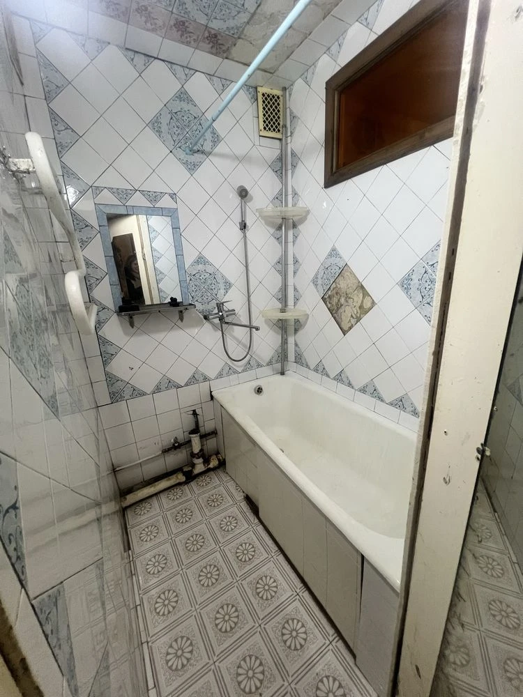 Продам 2-х кімнатну квартиру по по-т Миру (район Ремзаводу)
