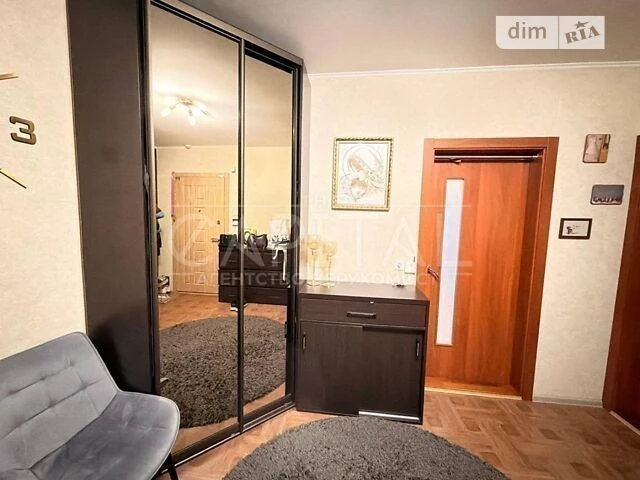 Sale of 3-room apartment 96 sq. m on Zdolbunivska Street 13 • ID 34