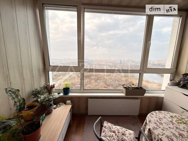 Sale of 3-room apartment 96 sq. m on Zdolbunivska Street 13 • ID 34