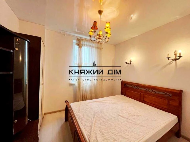 Квартира. Київ, Феодосійська вул.
