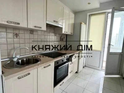 Квартира. Київ, Феодосійська вул.