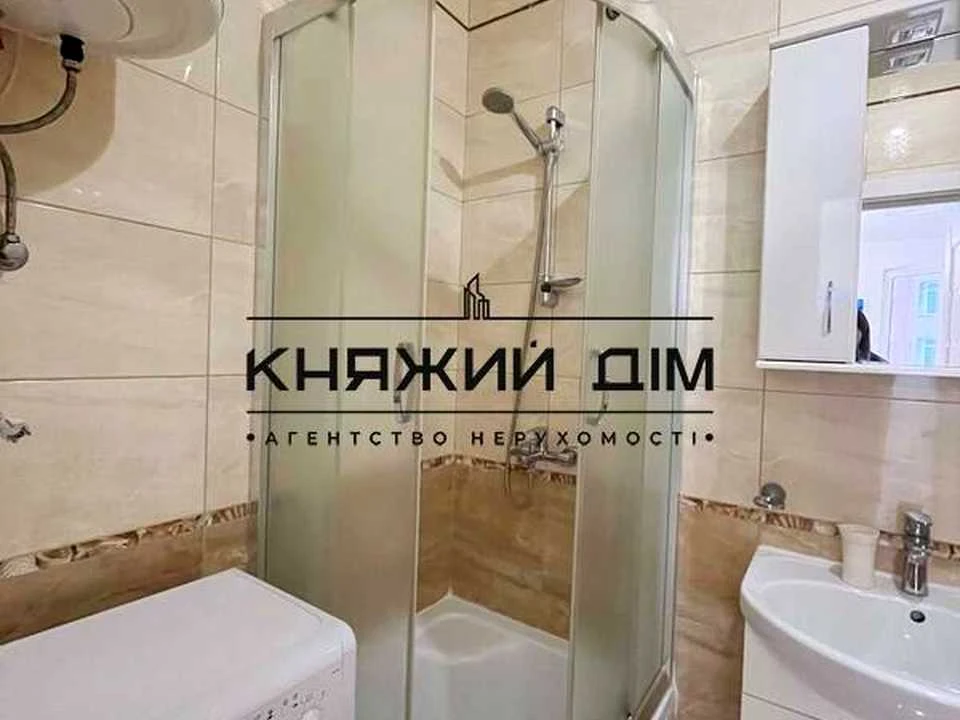 Квартира. Київ, Феодосійська вул.