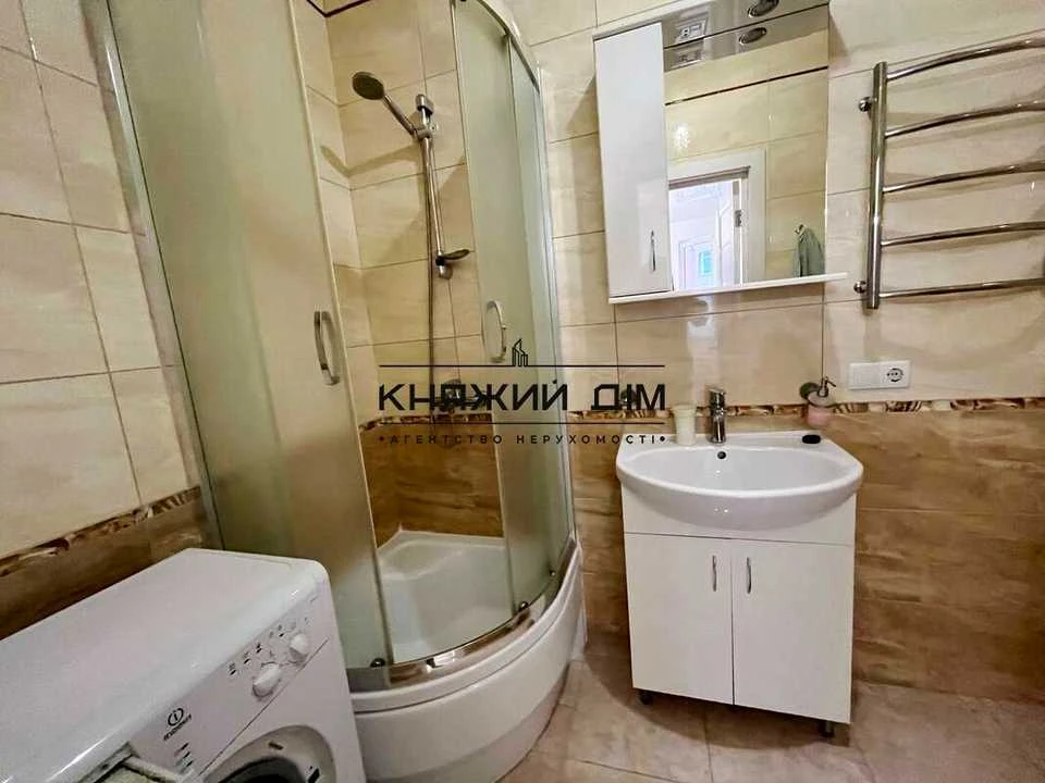 Квартира. Київ, Феодосійська вул.