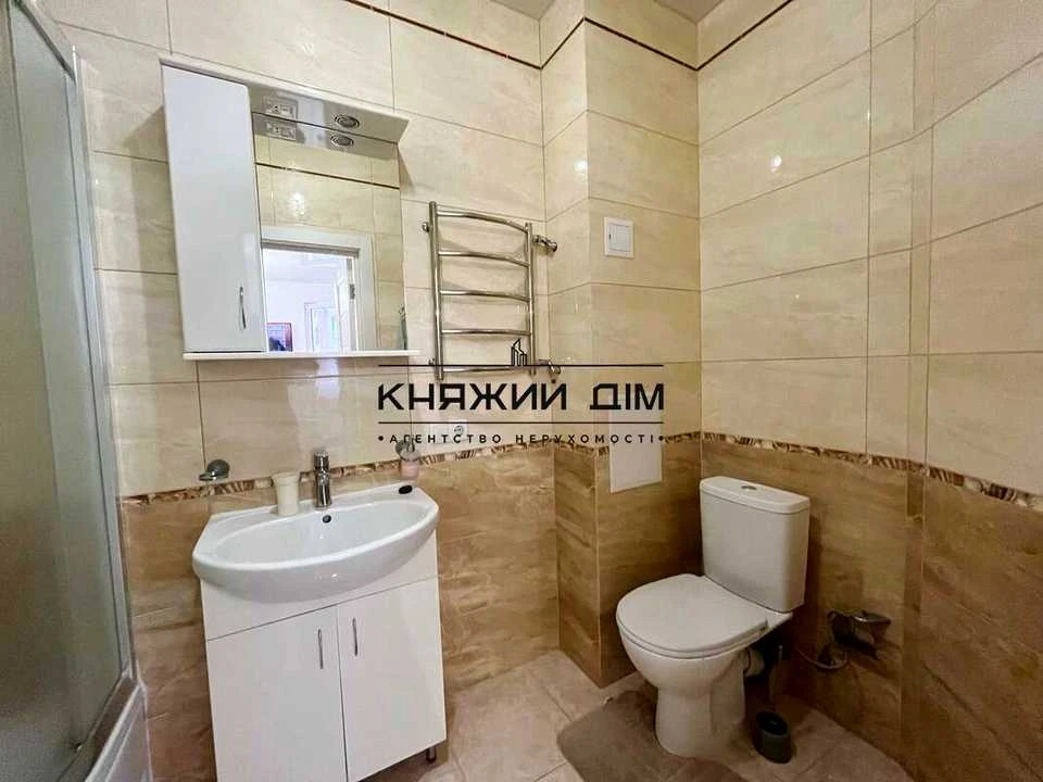 Квартира. Київ, Феодосійська вул.