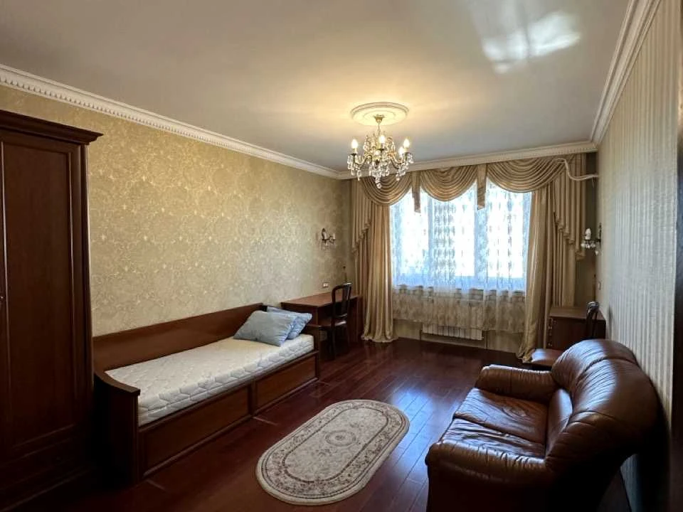 Квартира. Київ, Патріарха Мстислава Скрипника вул.