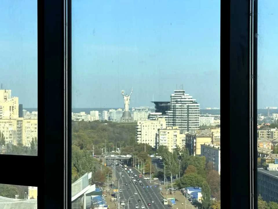 Квартира. Київ, Миколи Міхновського бульв.