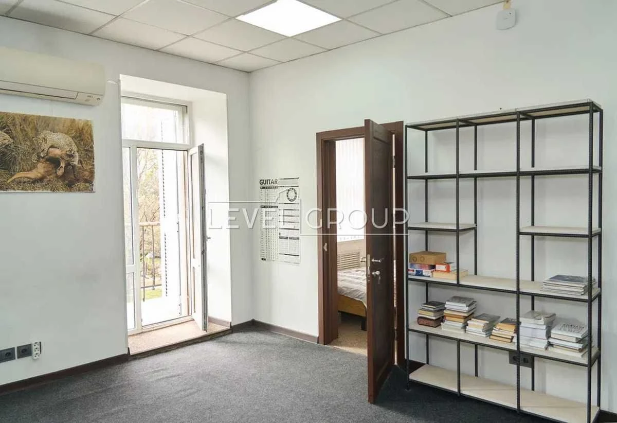 Продаж 2-кімнатної квартири 56 м² вул. Івана Федорова, 10 Це