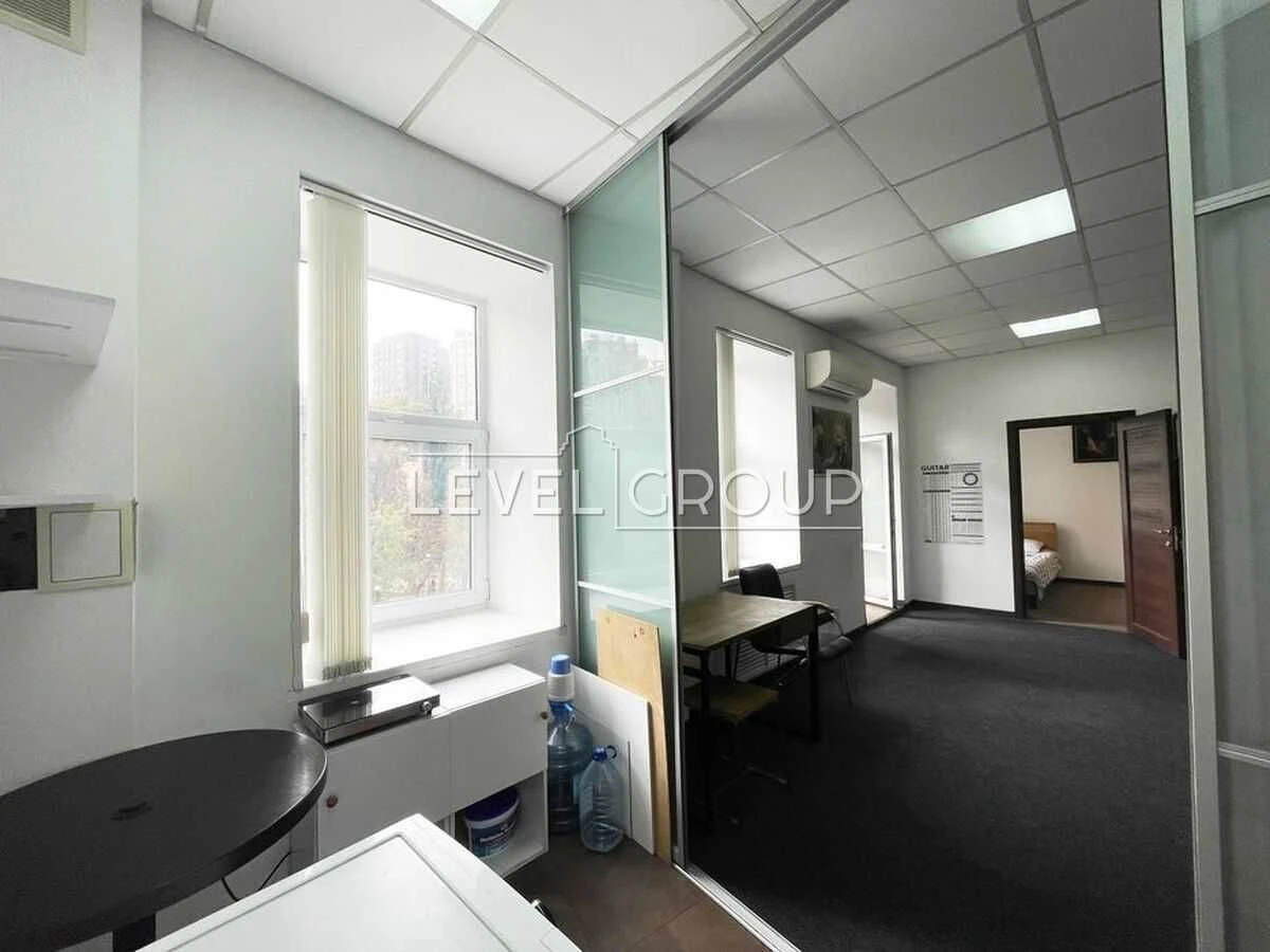 Продаж 2-кімнатної квартири 56 м² вул. Івана Федорова, 10 Це