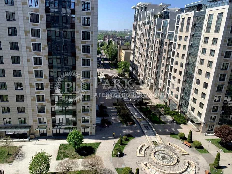 Квартира. Київ, Саперне Поле вул.