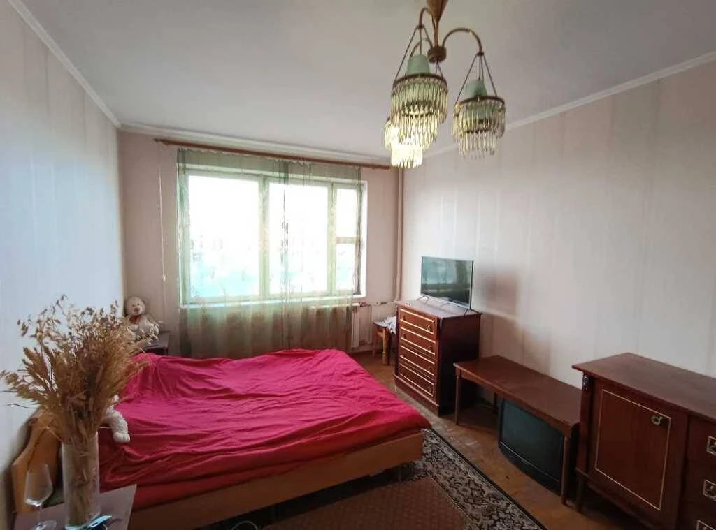 Продам 1-к квартиру Київ, Святошинський, Зодчих вул, 44