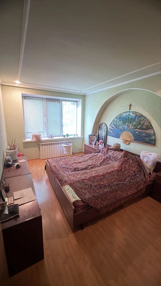 В продаже 3х комнатная квартира в районе Кристала
